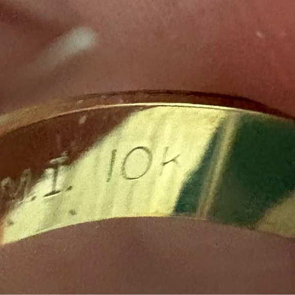 Vintage 10k Gold Wedding Ring - Picture 2 of 5